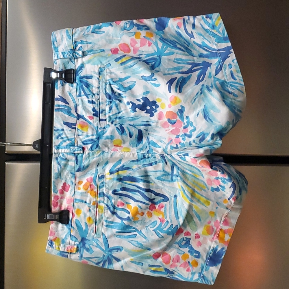 Lilly Pulitzer Callahan Shorts - Picture 2 of 5